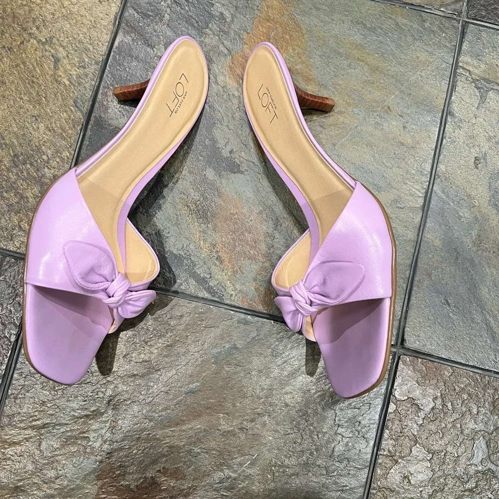 LOFT Lavender Heels with Bow Detail - Picture 3 of 7